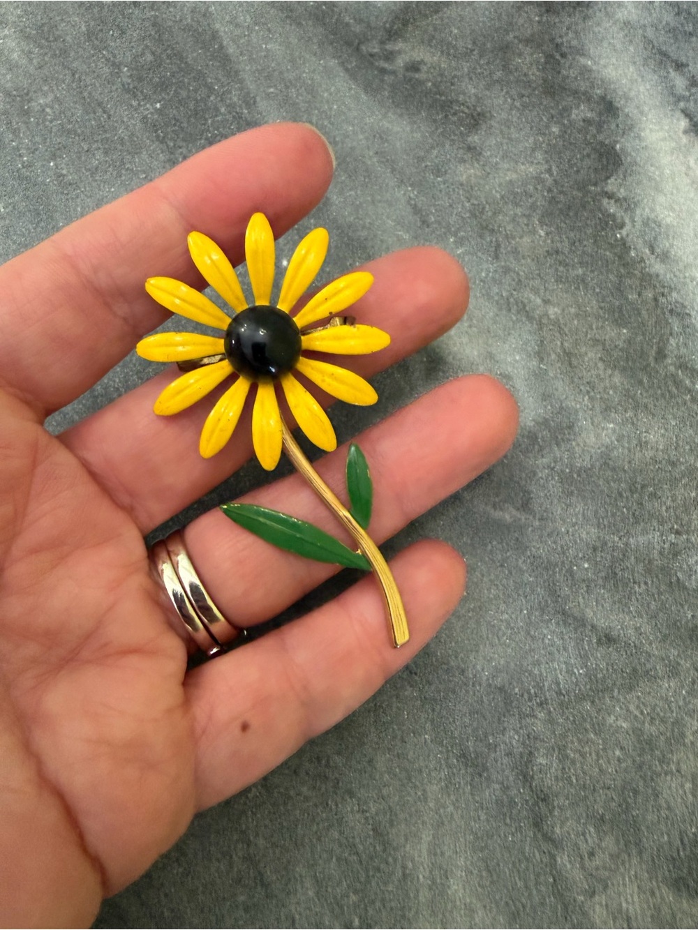 Vintage Sunflower Yellow Flower Enamel Brooch - Picture 6 of 7